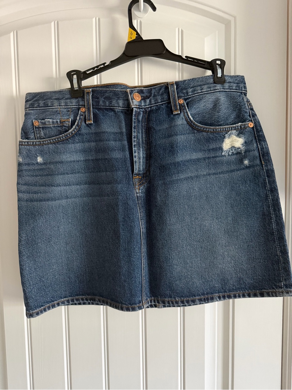 NWOT 7 For All Mankind Distressed Dark Blue Denim Mini Skirt - Picture 1 of 4